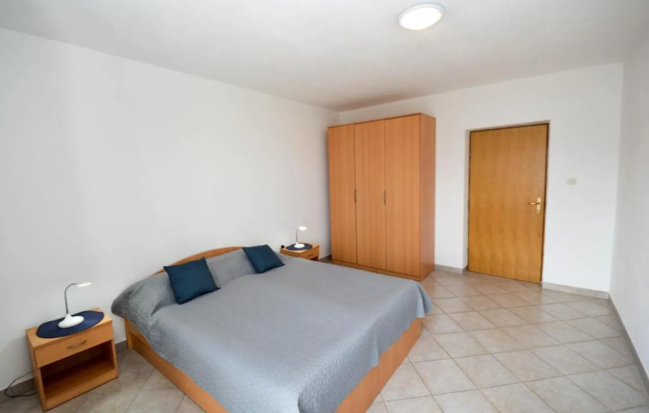 Maja Apartment Pag Town 0*,