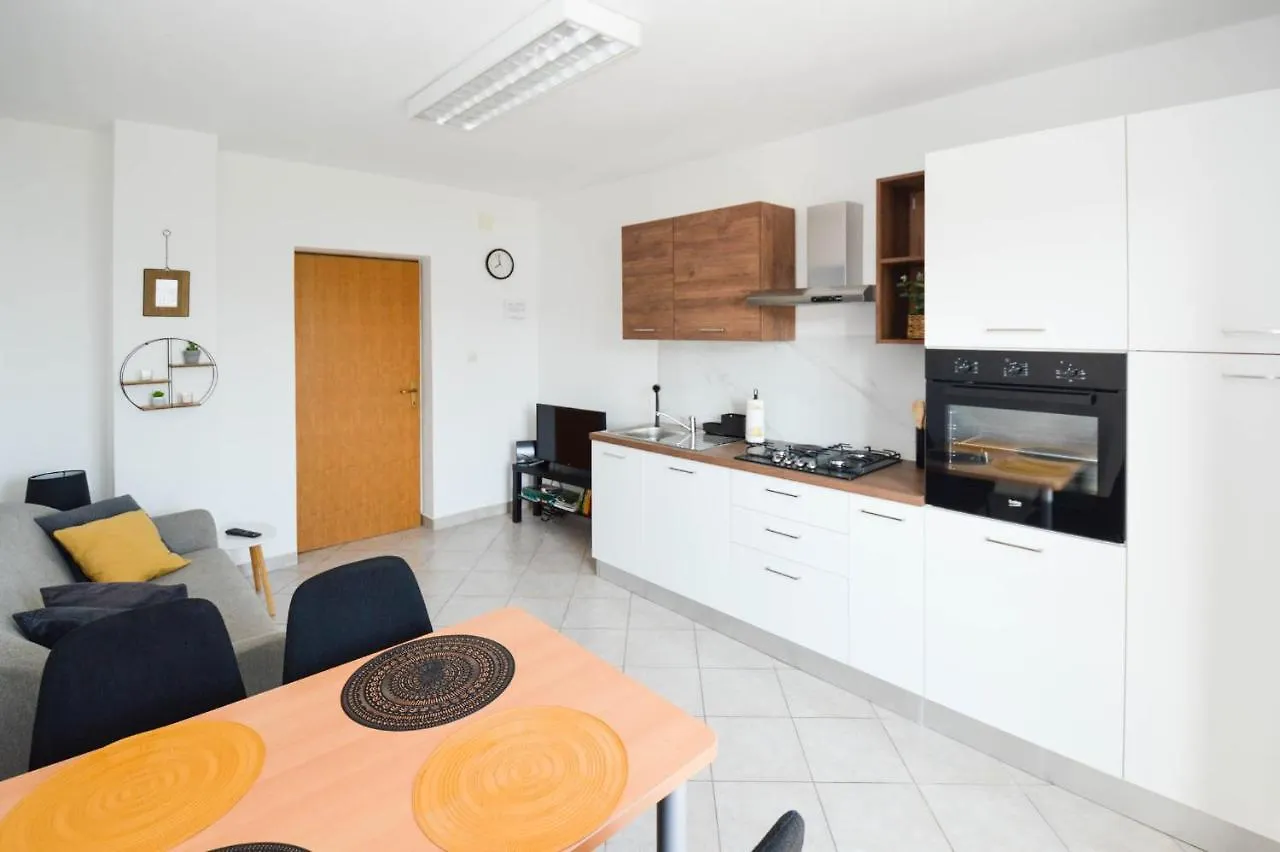 Maja Apartment Pag Town